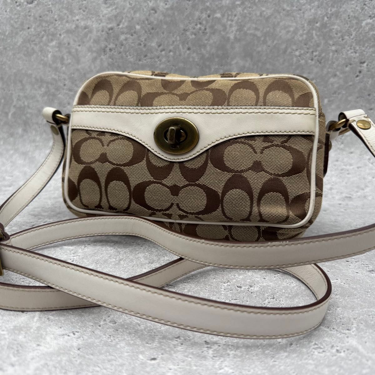 COACH コーチ signature シグネチャー shoulderbag ショルダーバッグ turnlock ターンロック