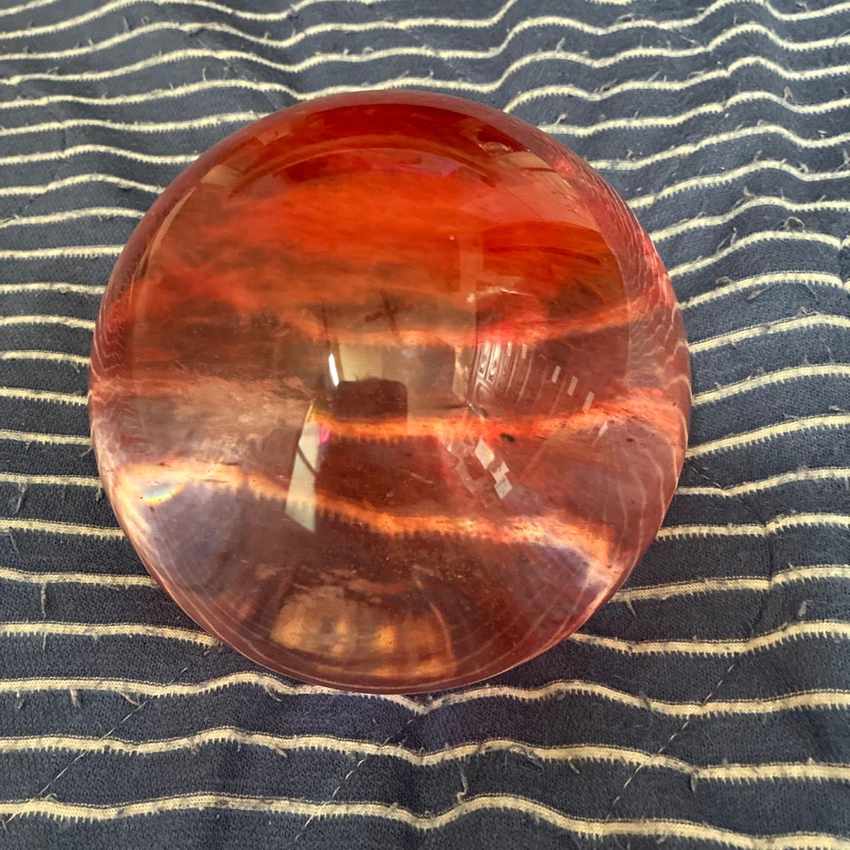 熔融水晶 圆球 赤色 观赏石 能量石 摆件