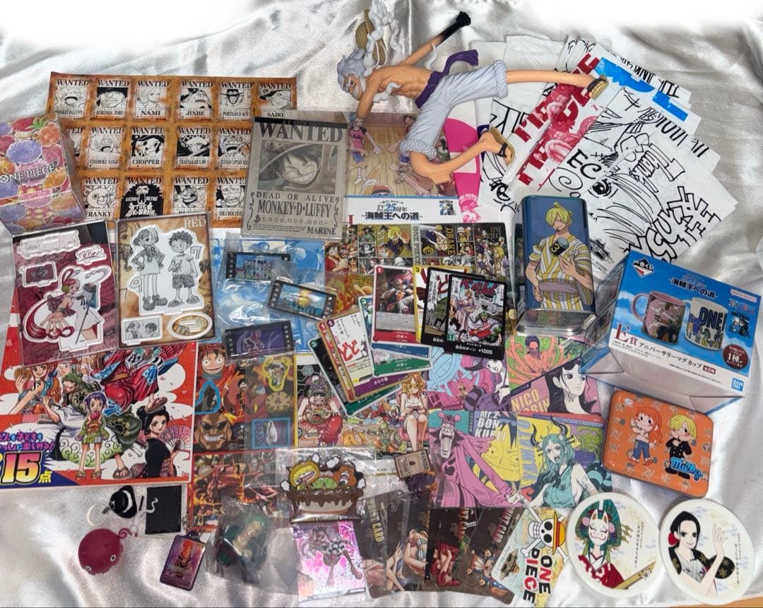 One Piece Goods Bundle: Figures, Clear Files, One Piece Cards