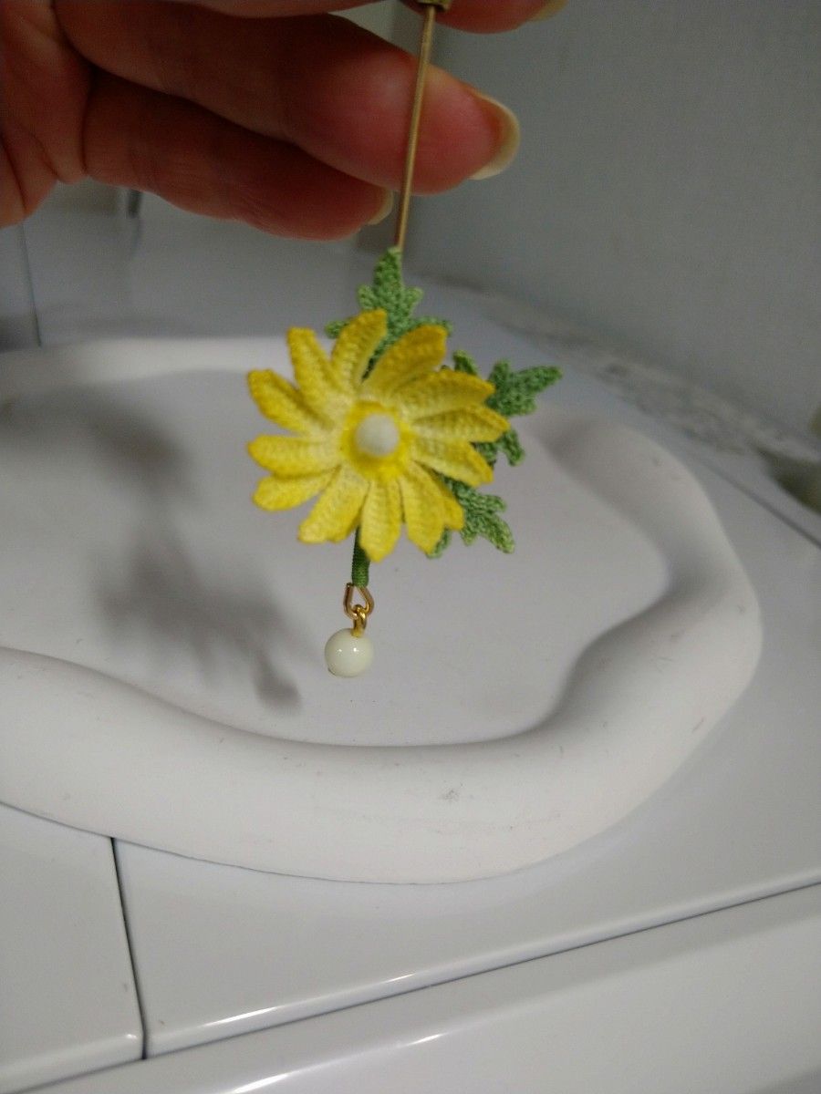 手工制作花边编织福寿草主题胸针带珠子