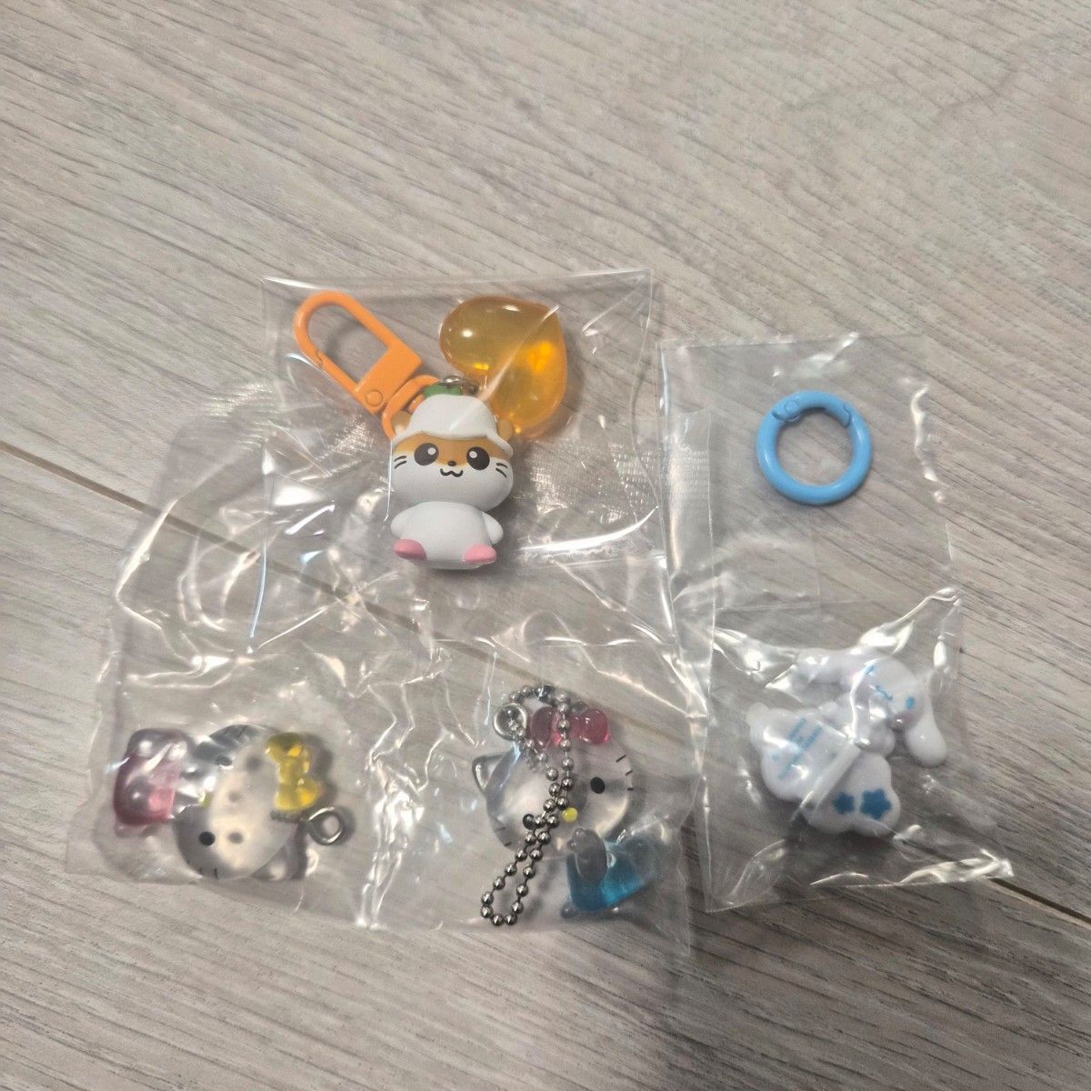 Sanrio Characters Gachagacha 3-Piece Set Hello Kitty Cinnamoroll Korokoro Kuririn