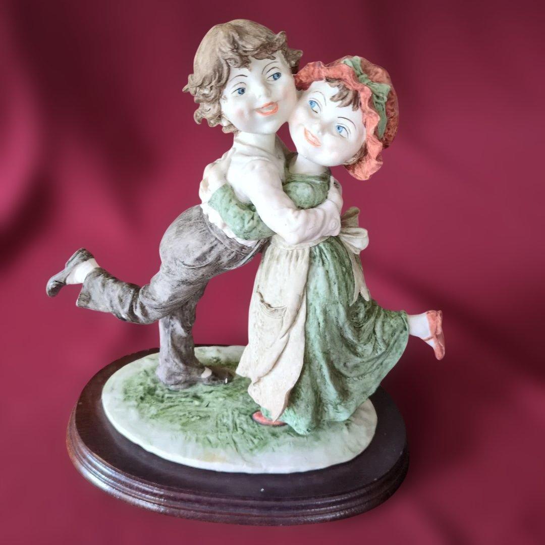 Boy and Girl Embrace Figurine Ornament with Wooden Base, 24 cm Height