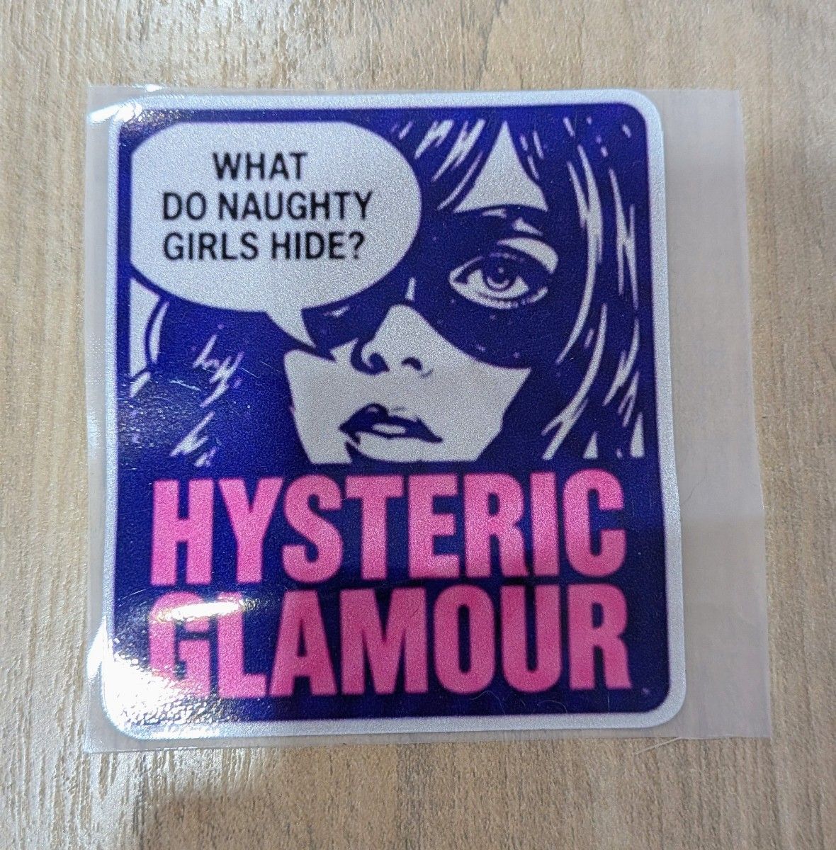 瑕疵品 HYSTERIC GLAMOUR 嘻斯特里克·格拉默 贴纸 “淘气女孩们究竟藏着什么？”
