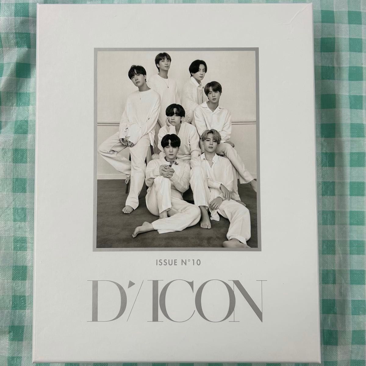 二手【Dicon Vol.10 BTS写真集《BTS goes on!》DELUXE VERSION】