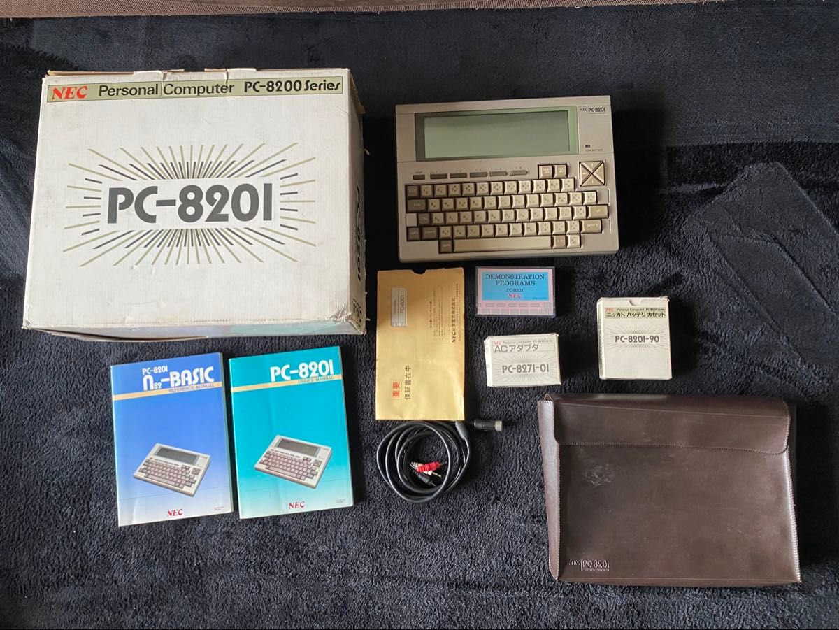 NEC PC-8201 主机，含包装盒、说明书及全套附件