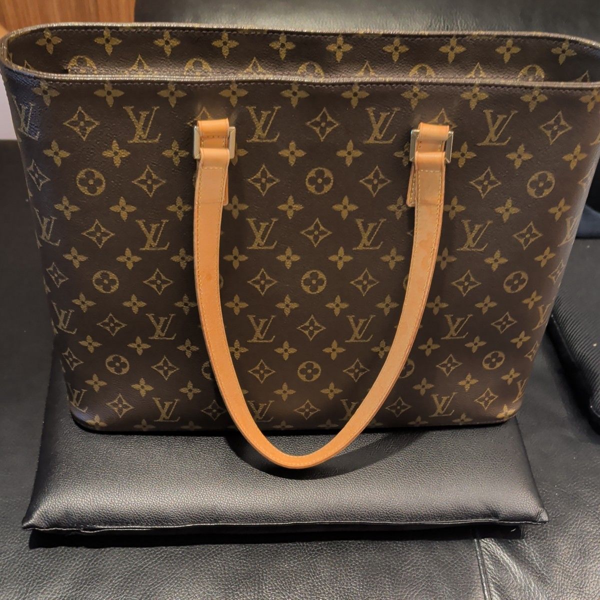 LOUIS VUITTON Louis Vuitton Monogram Tote Bag