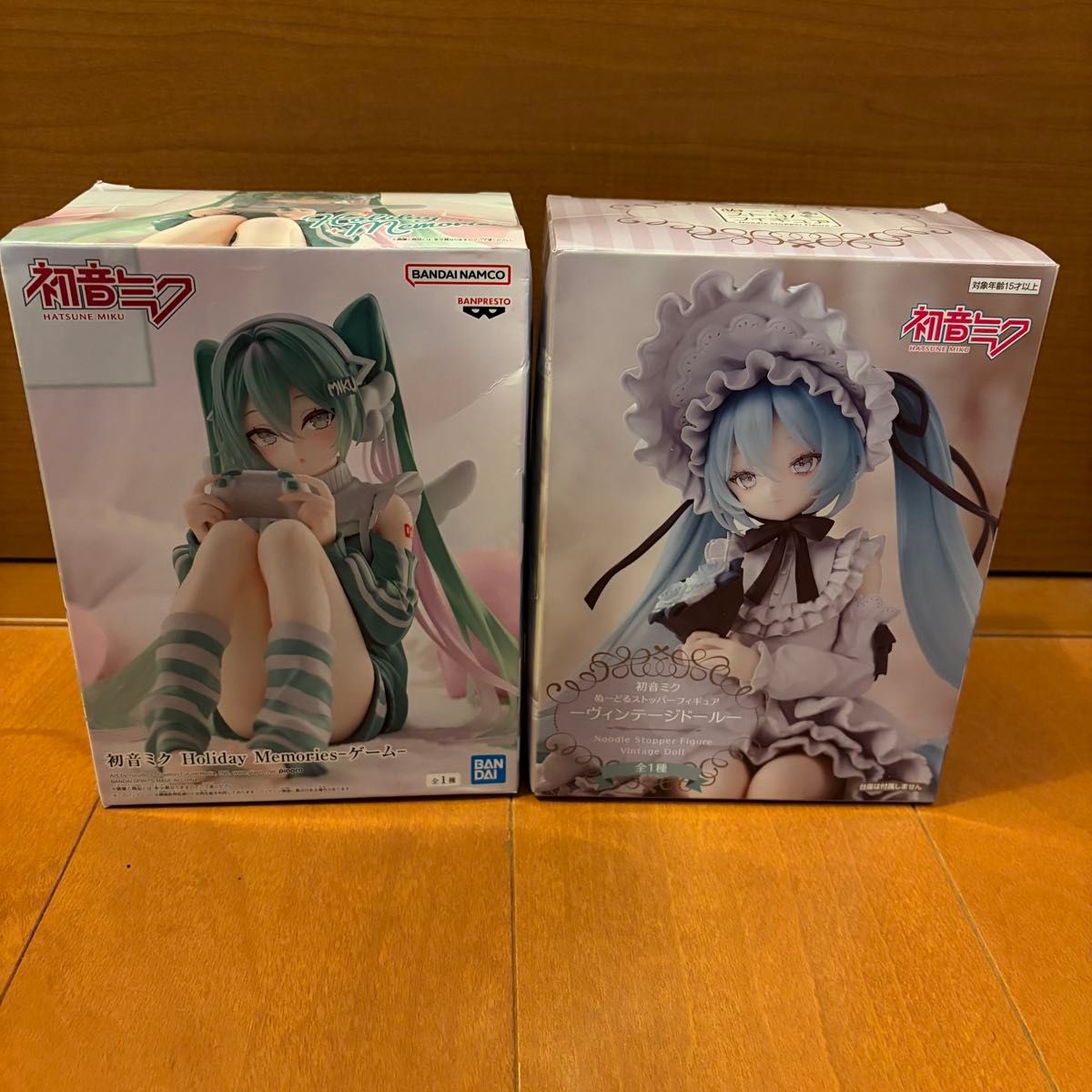【匿名配送】初音未来 Vintage Holiday Memories 手办