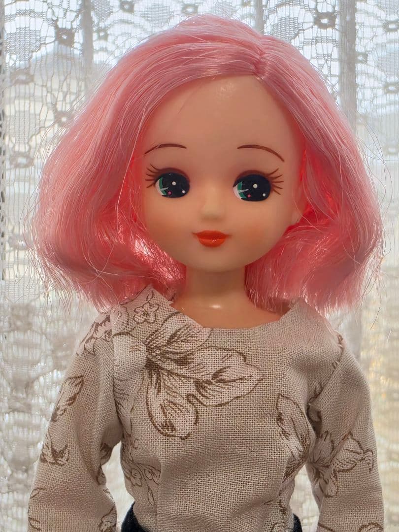 Rika-chan Castle Doll Body Pink Hair Floral Dress