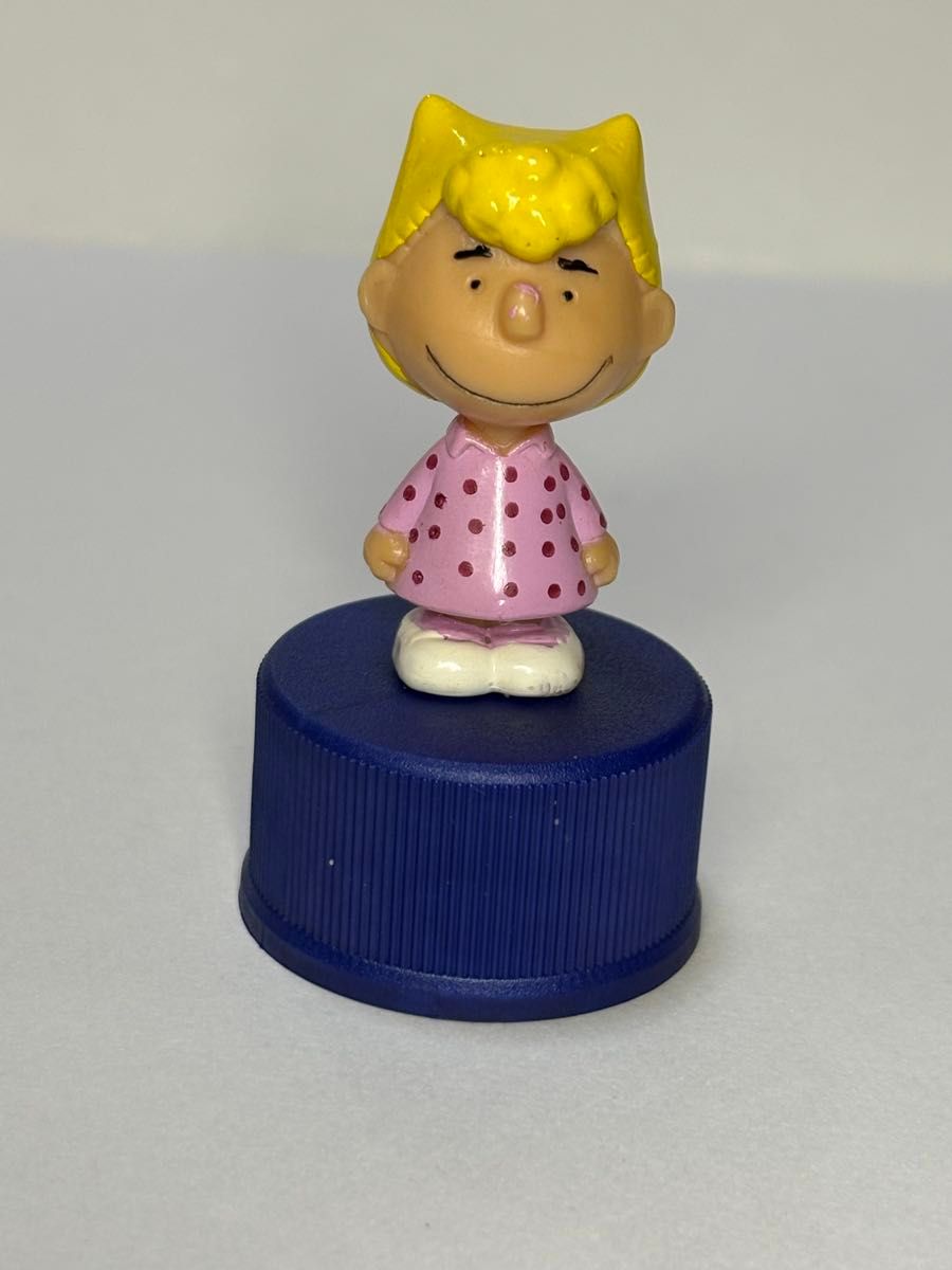 PEANUTS 史努比 莎莉 瓶盖人偶 蓝色底座