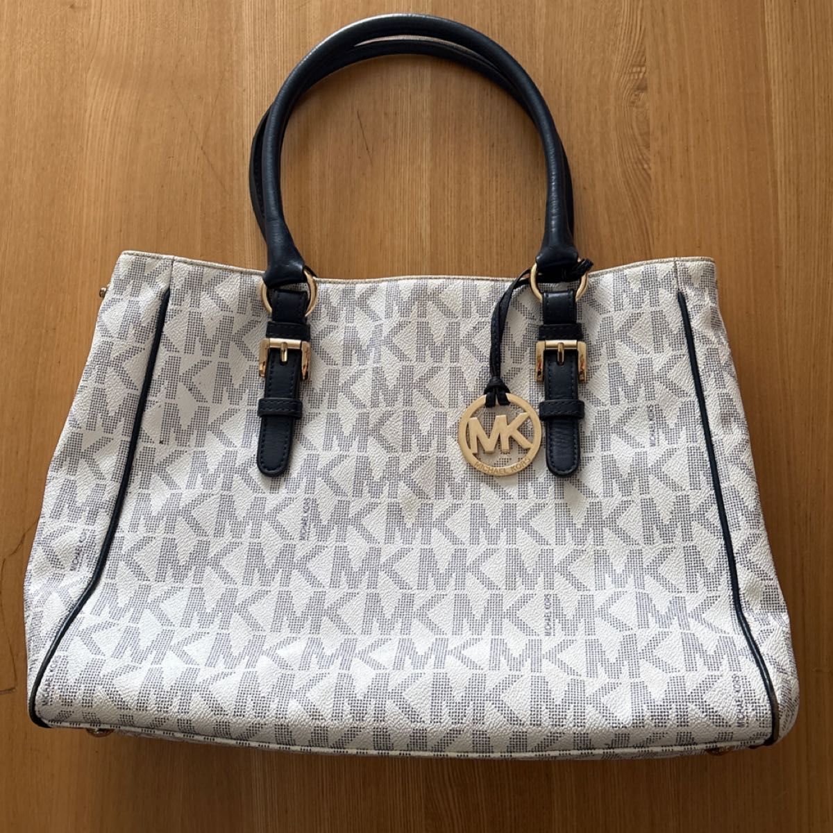 【Excellent condition, authentic】 MICHAEL KORS Michael Kors MK Signature Tote Bag White x Navy