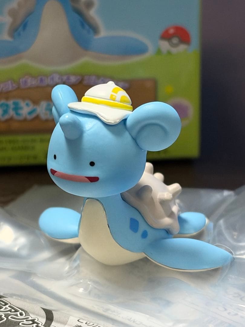 Takara Tomy MonColle Metamon (Lapras Transformation)
