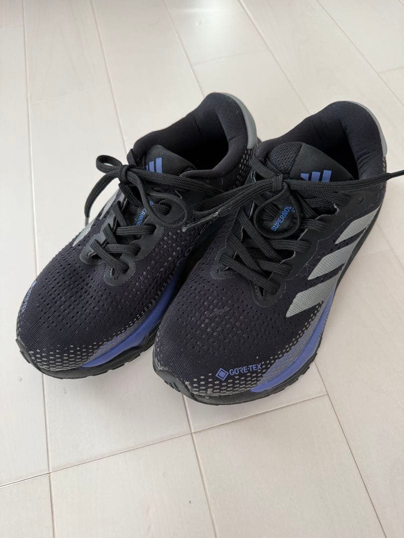 Adidas超级诺瓦GORE-TEX 22.5公分