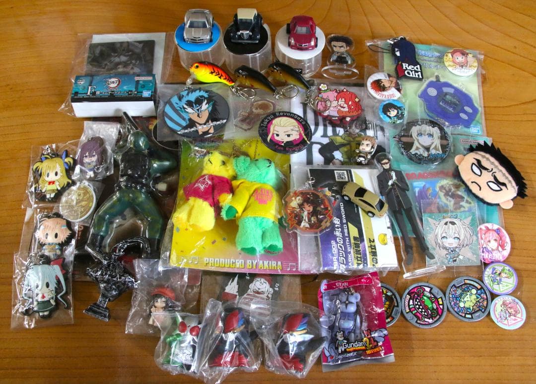 Anime Goods & Mini Car Assortment Bundle Sale Set (Hatsune Miku/Gundam, etc.)