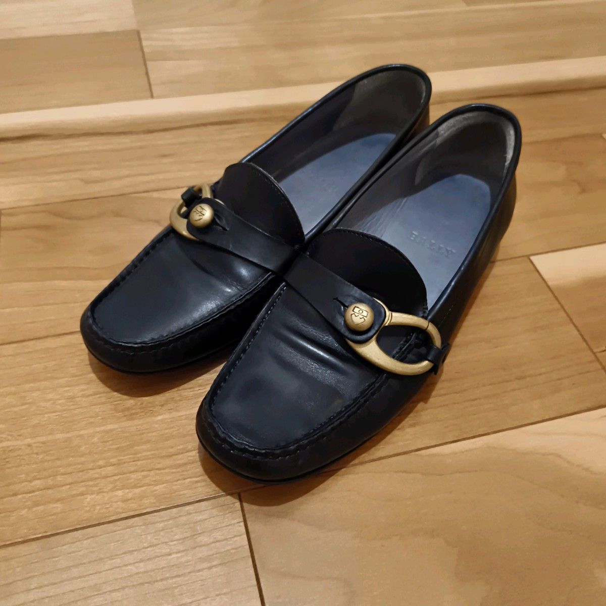美品 BALLY DARLA レザーローファー 22.5cm 35.5 黒 イタリア製 バリー ゴールド金具 革靴 スリッポン