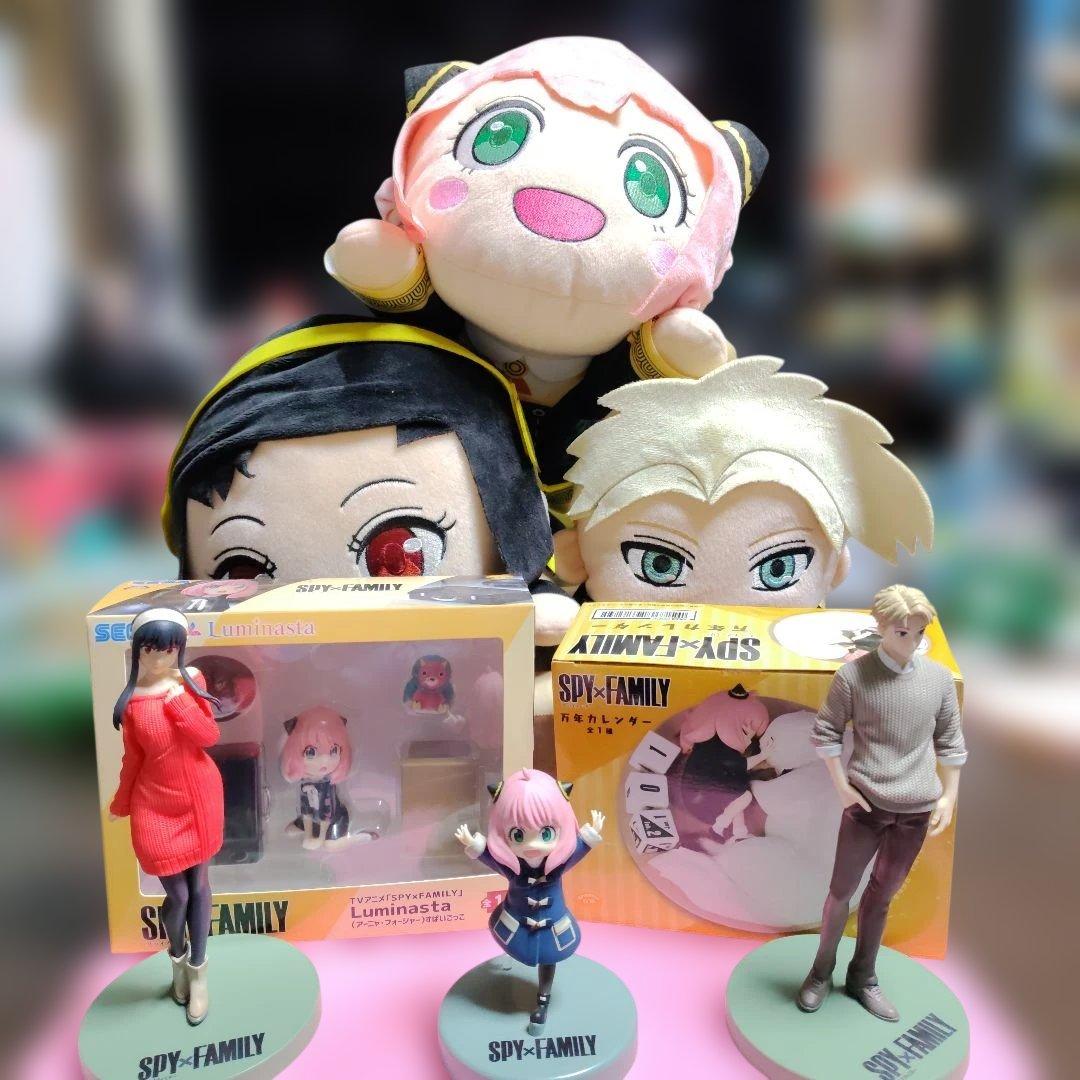 SPY×FAMILY Figure, Perpetual Calendar, and Plush Toy Set