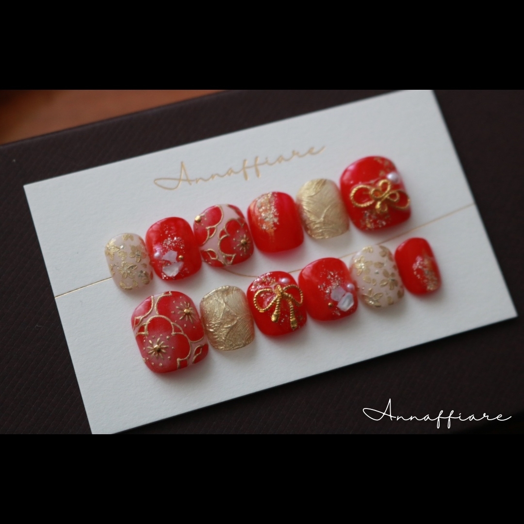 [1 item only, sold as-is, ships immediately] Short size M, reassuring 12-piece set | Red plum-pattern nail tips | Shell and bow tie design Annaffiare