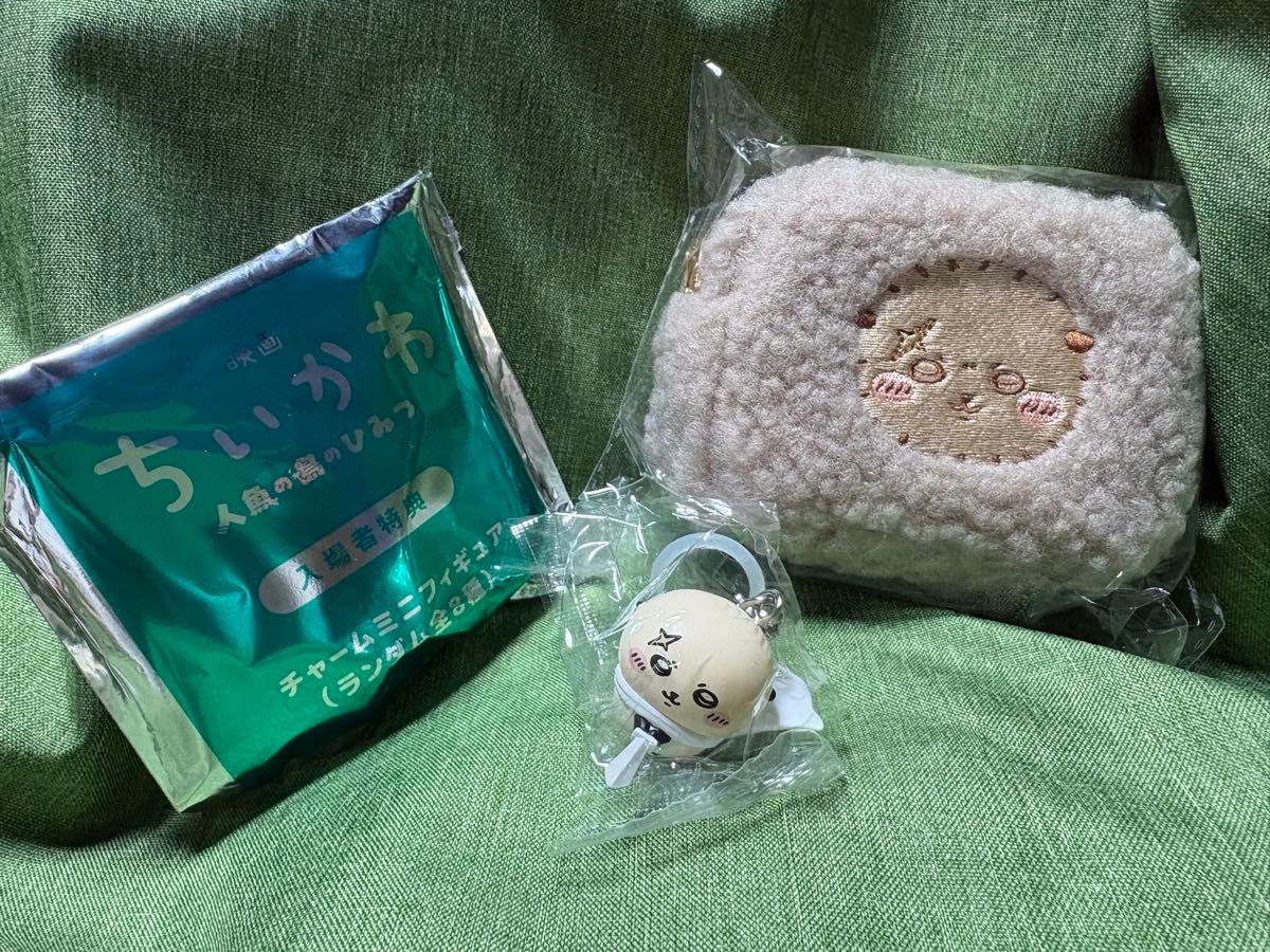 Chiikawa Movie: The Secret of Mermaid Island Theater Admission Gift Charm Mini Figure & Pouch 2-Piece Set