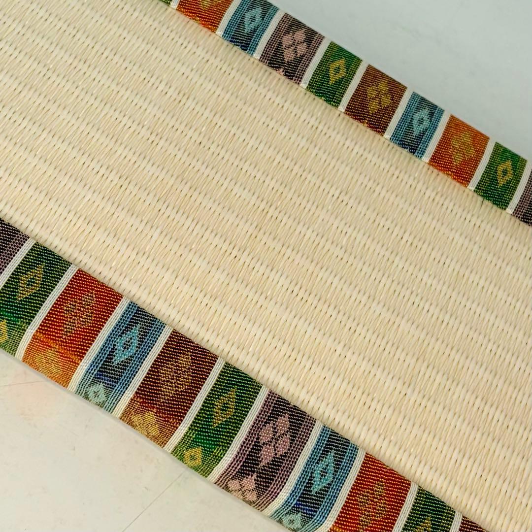 Mini Tatami Gold Brocade (Diamond Border Colorful) Ivory White Figure Pedestal