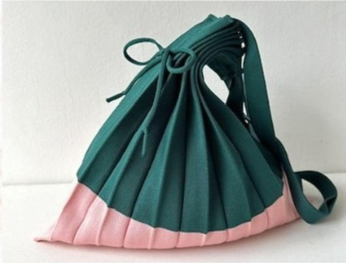 Unused pleated bag, pleated tote bag, cute green × pink
