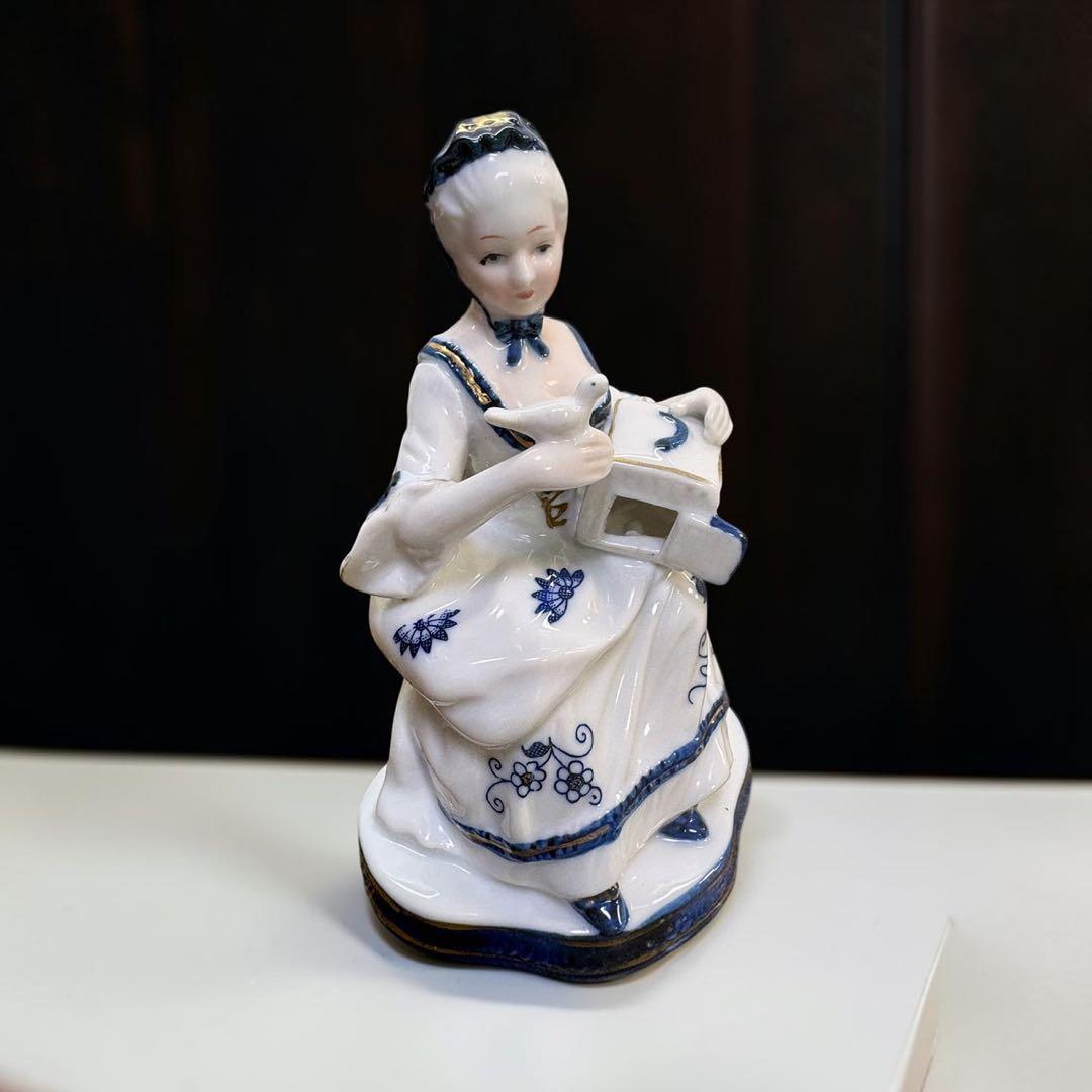 18th Century Rococo Style Lady with Bird Bone China Ceramic Hand-Painted Gold Decoration Figurine