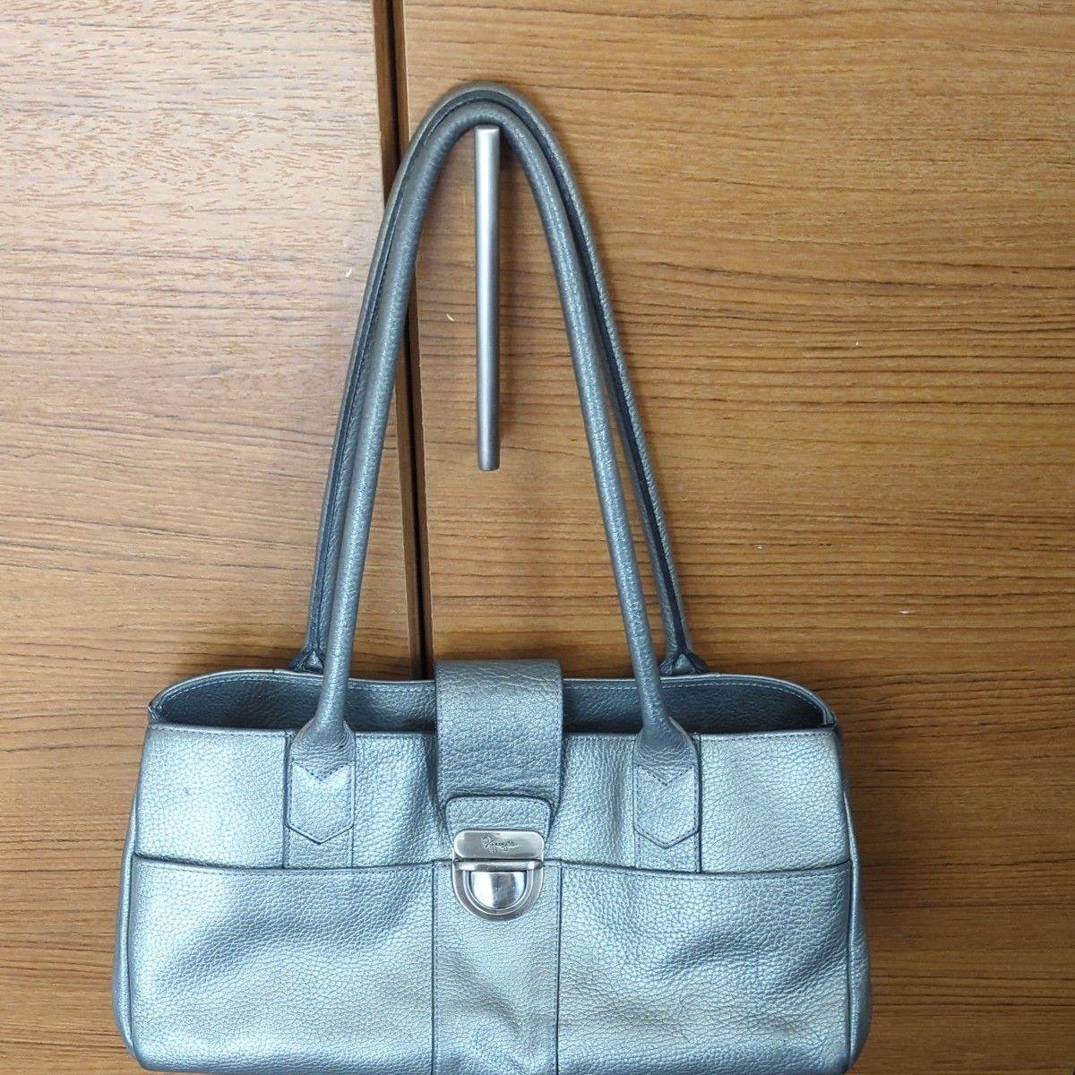 Ginza Kanematsu Genuine Leather Shoulder Bag