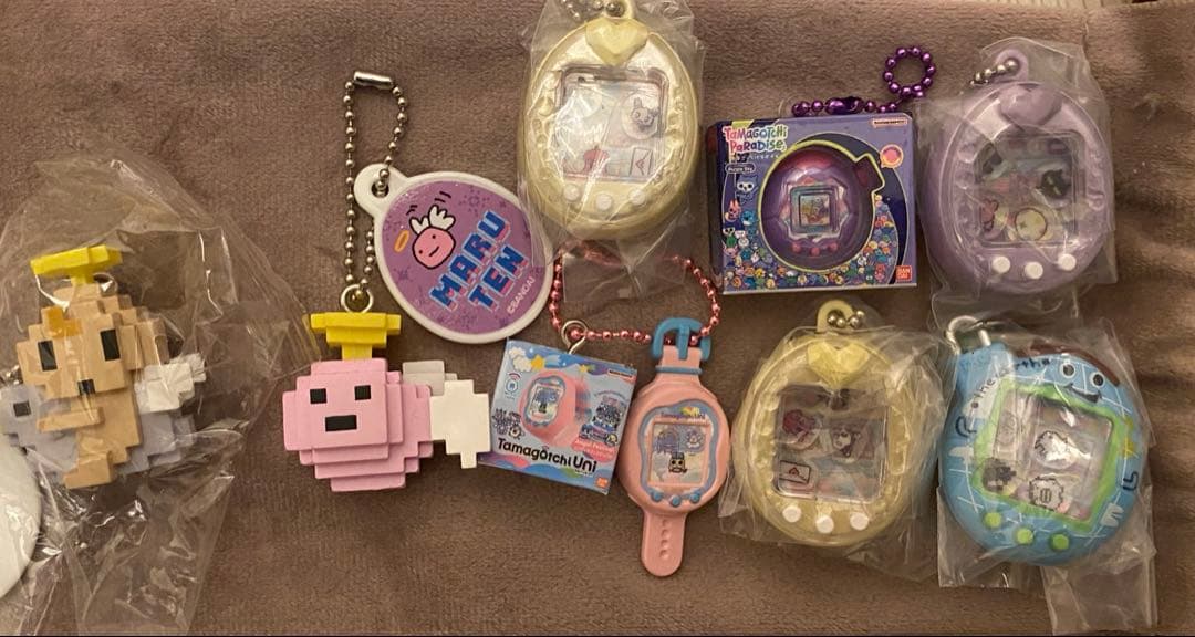 Tamagotchi Miniature Charm Shaka-Shaka Charm 8-Piece Set