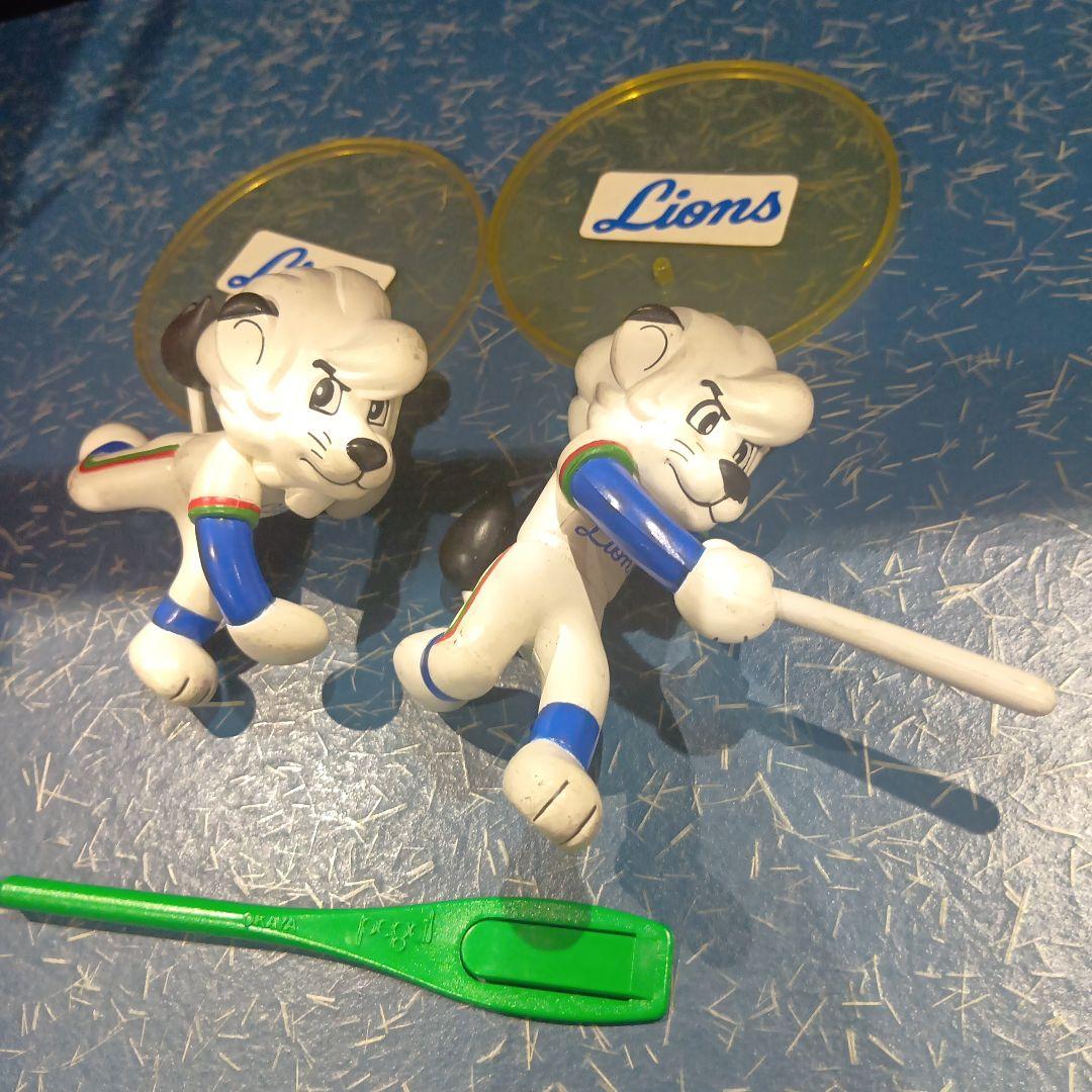 Seibu Lions Leo Figure Set of 2 - Vintage Lion Miniature Pitcher Batting
