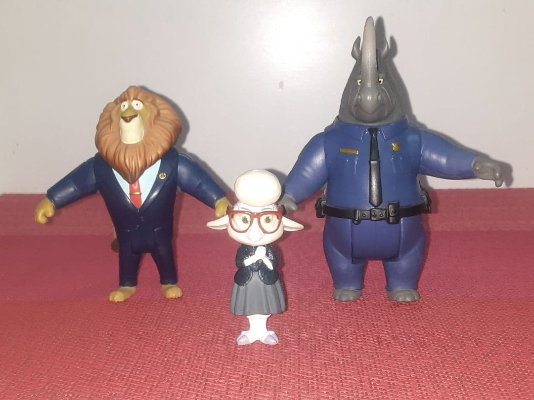 Disney Zootopia Mayor Lionheart, Deputy Mayor Bellwether, and Mr. Big 3-Pack