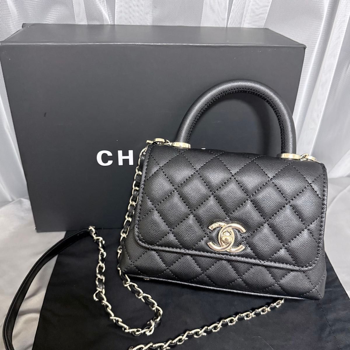 CHANEL香奈儿可可手柄黑色鱼子酱皮挎包19cm XXS