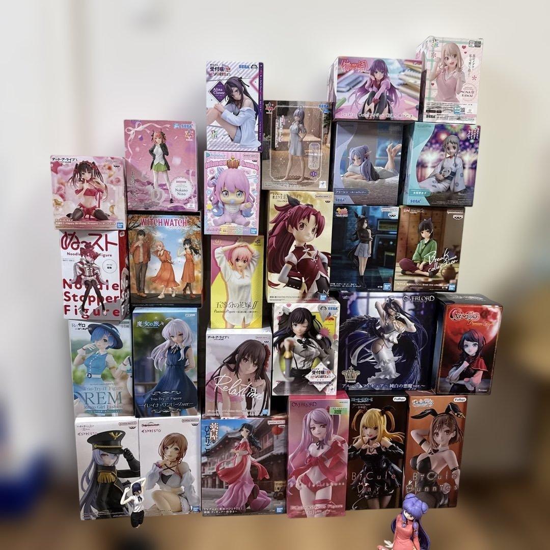 Prize Figure Bundle: 29-Piece Magical Girl Set - Hatsune Miku Premium