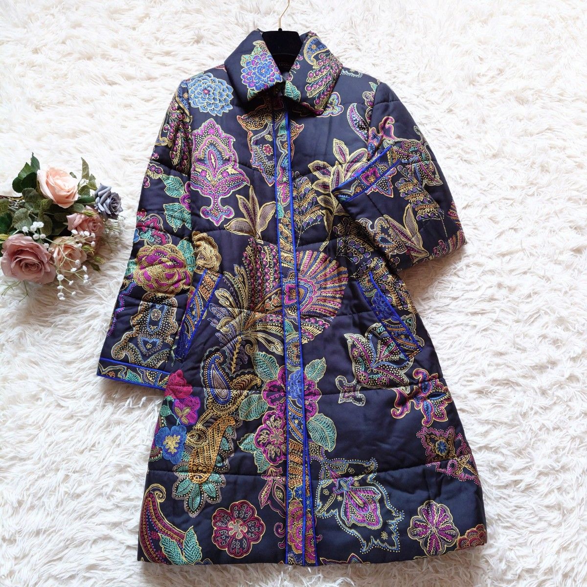 【美品】LEONARD レオナール シルク100% 中綿 ロングコート 9R ペイズリー 花柄 フラワー マルチカラー