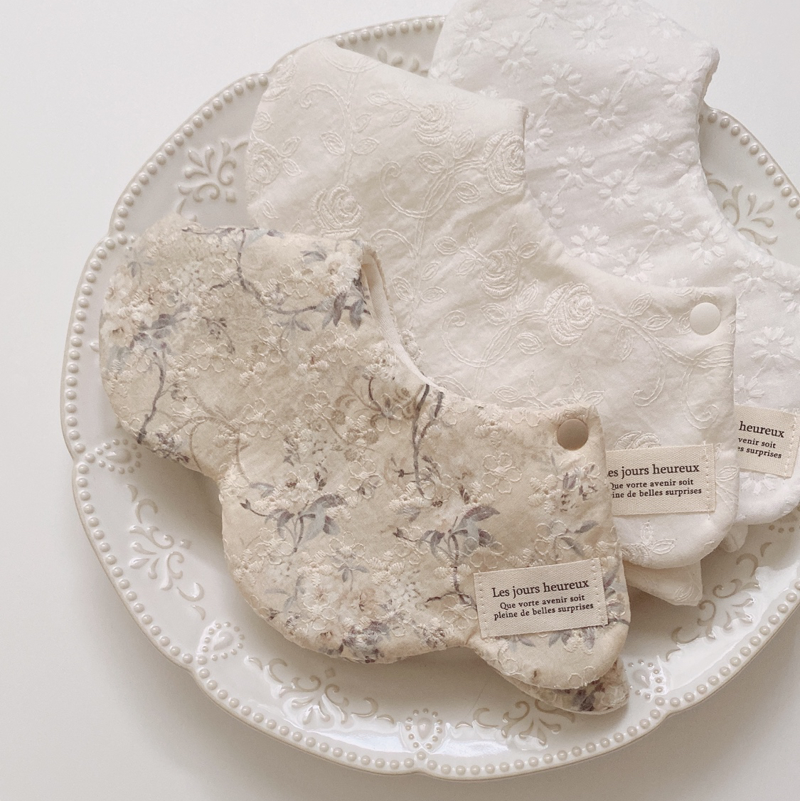 Flower embroidery bib庆祝出生bive谁都叫我花样刺绣韩国自然婚礼