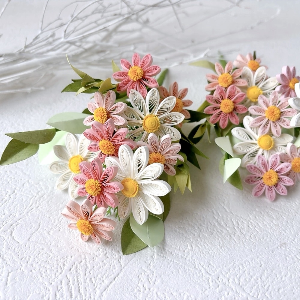 玛格丽特草莓奶油花束迷你花束(纸卷、纸花)