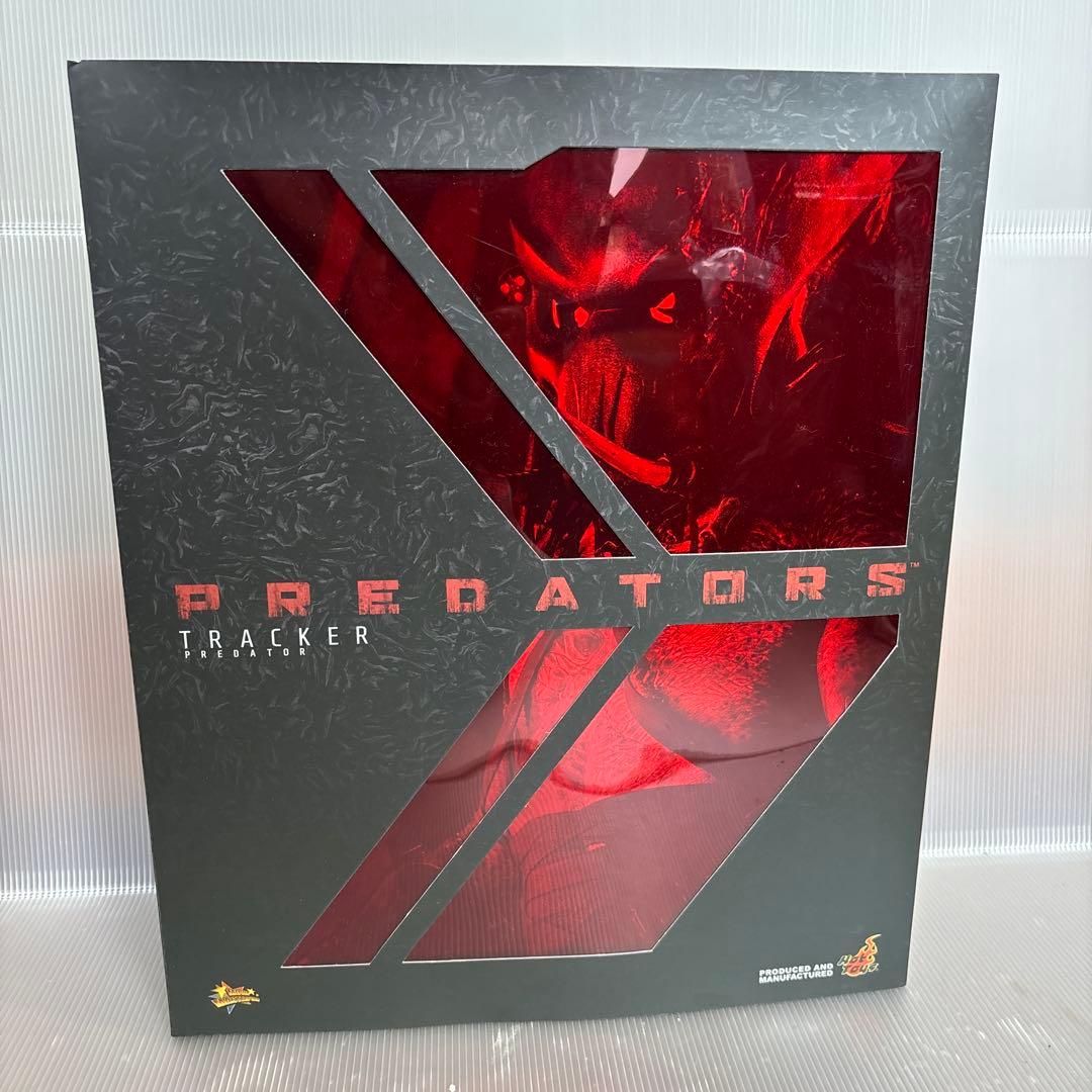 Hot Toys Tracker Predator 1/6 Scale Figure
