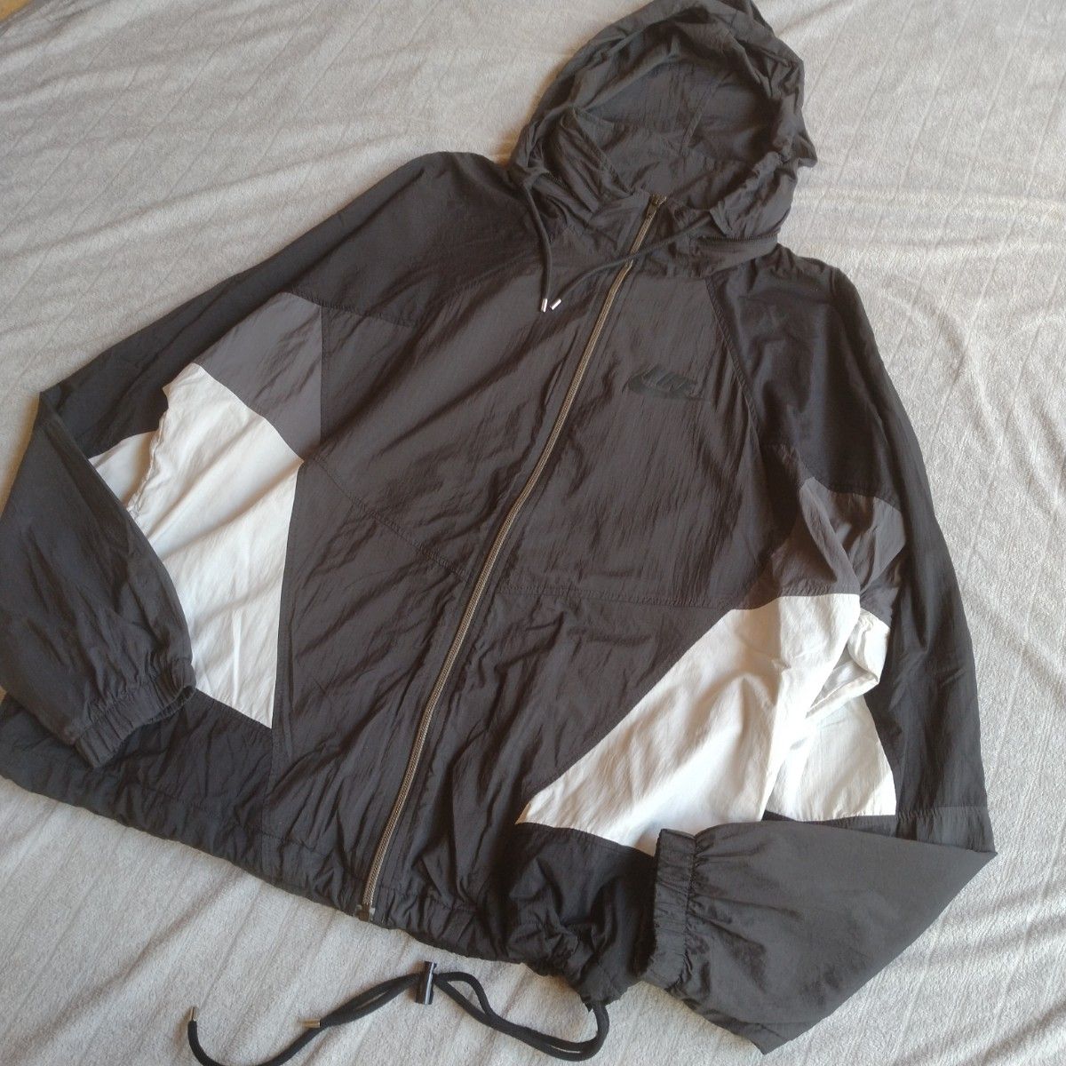 NIKE耐克Y2K多色尼龙夹克牵引线