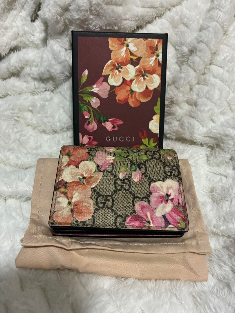 【三连休优惠价格】 GUCCI 两折钱包 GG Supreme 花卉图案 Gucci