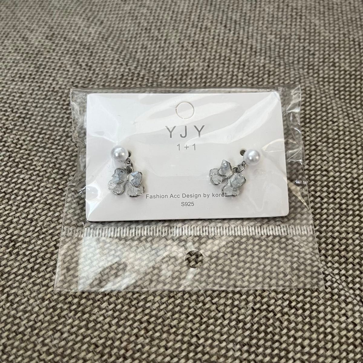 【未使用新品】YJY 1 1丝带主题珍珠耳环银色