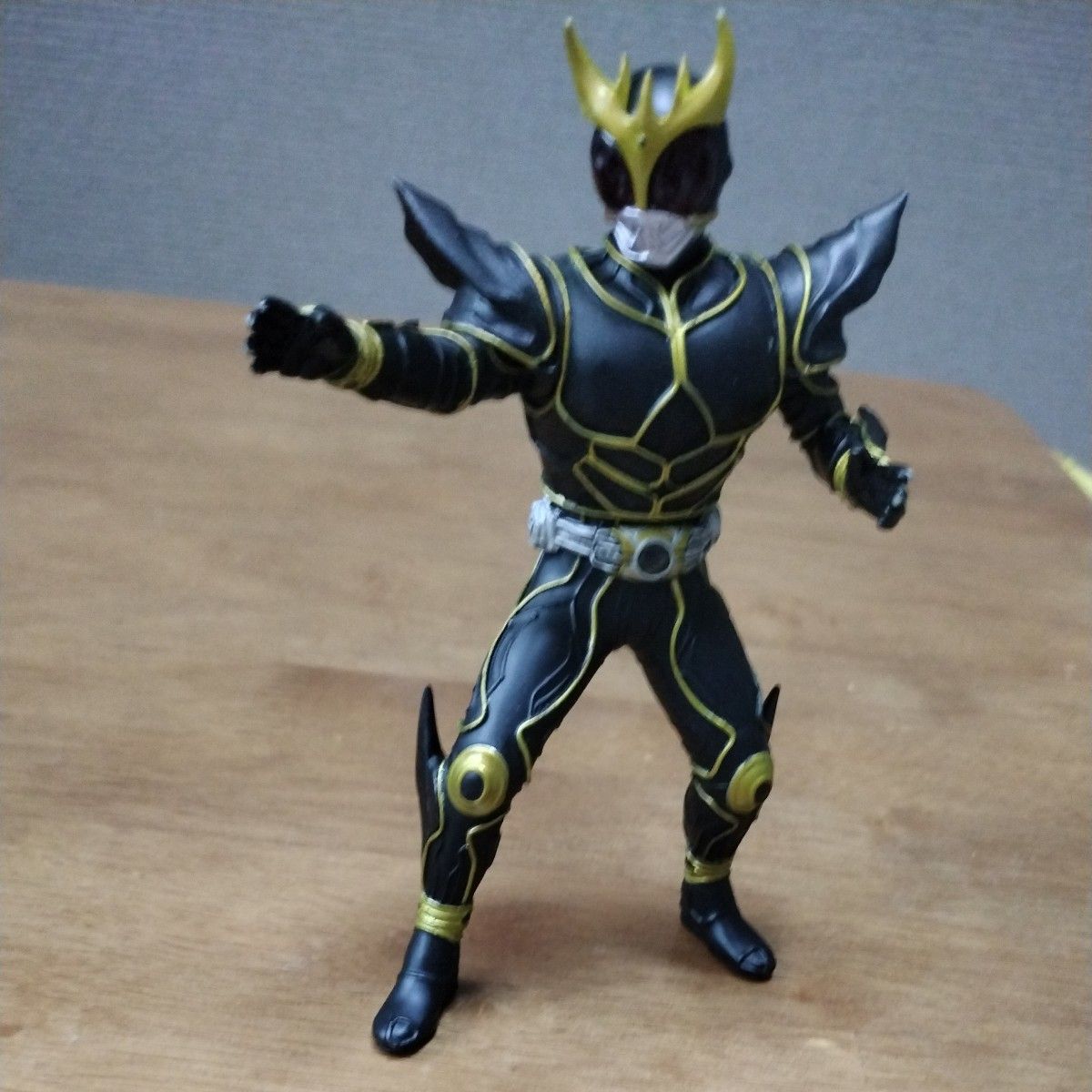 仮面ライダークウガ 仮面ライダークウガ アルティメットフォーム フィギュア 当時物【とても硬いです】