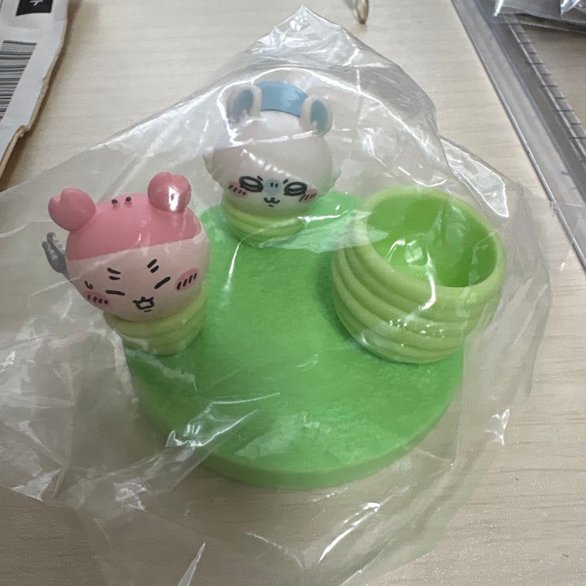 Chiikawa Desktop Figure Stamp Stand Crab & Rabbit