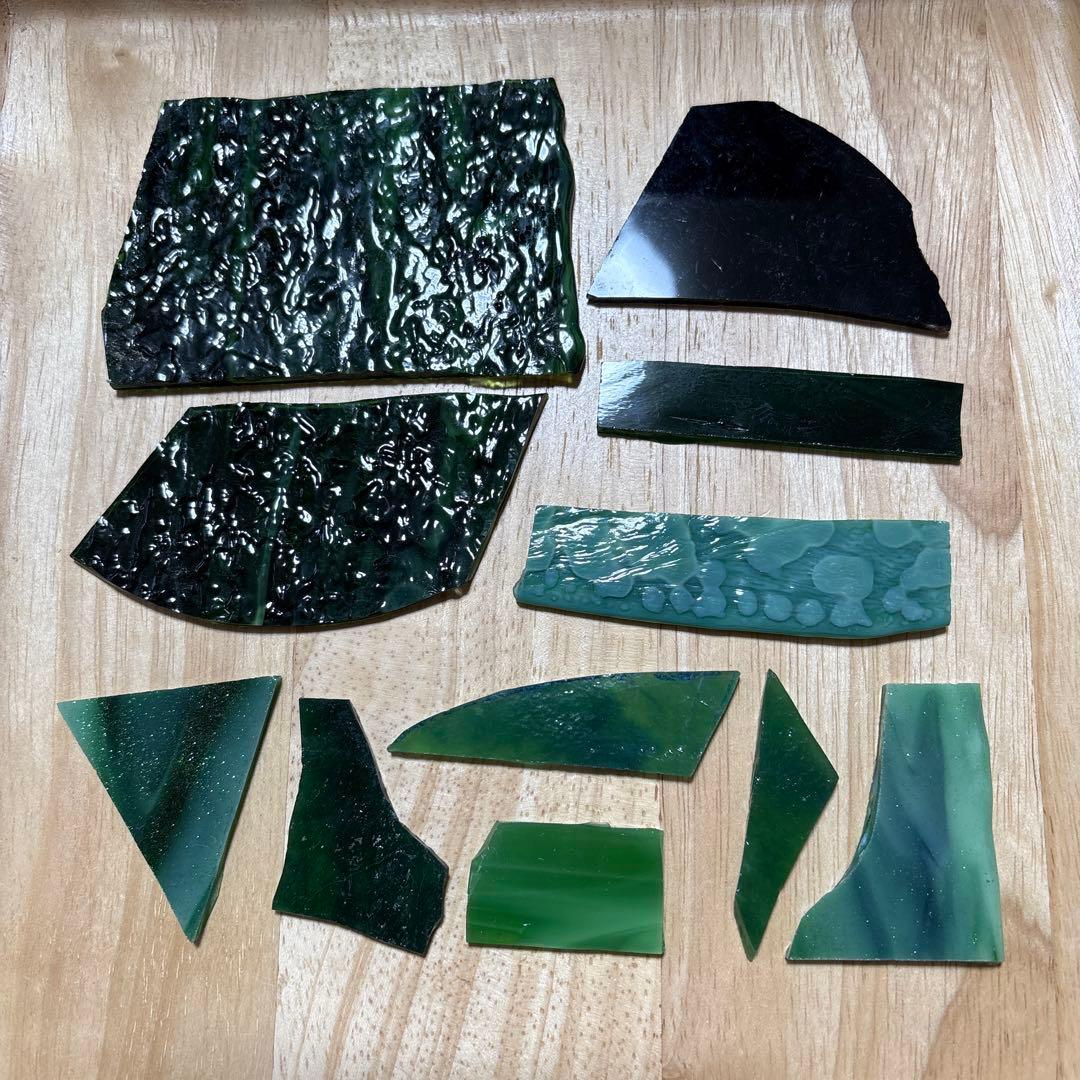 彩色玻璃 材料 边角料 碎玻璃 绿色