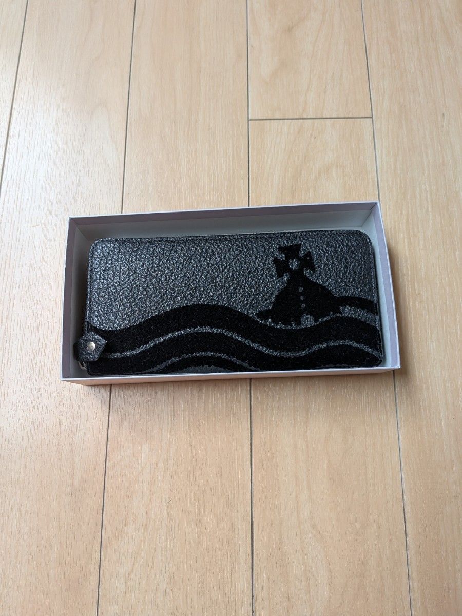 全新Vivienne Westwood 黑色长款钱包