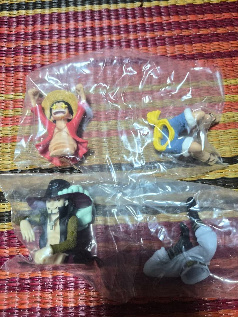One Piece Figure Luffy Mihawk 2-Piece Set Waiting