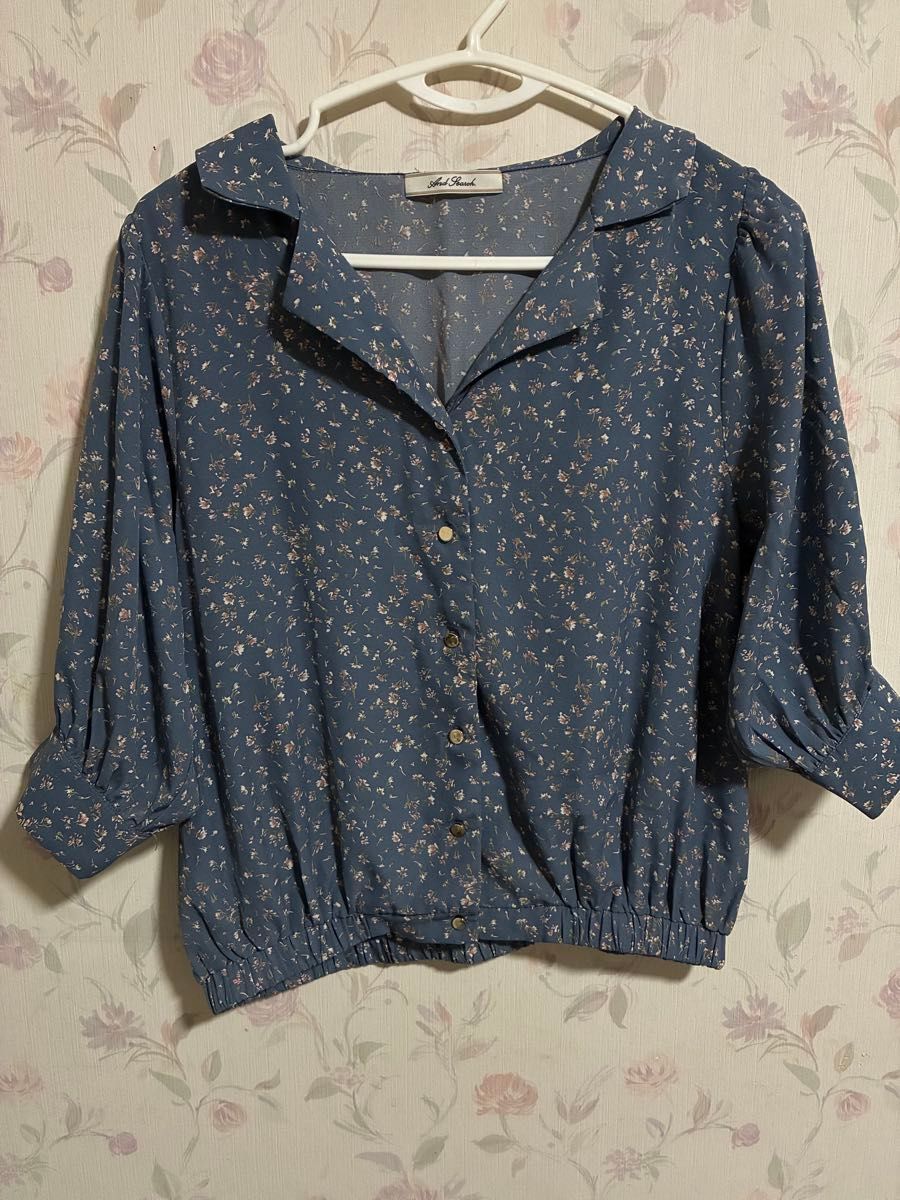 小花图案衬衫 短袖上衣 蓝色系 女装 夏装 蓝色 tiptop 花纹