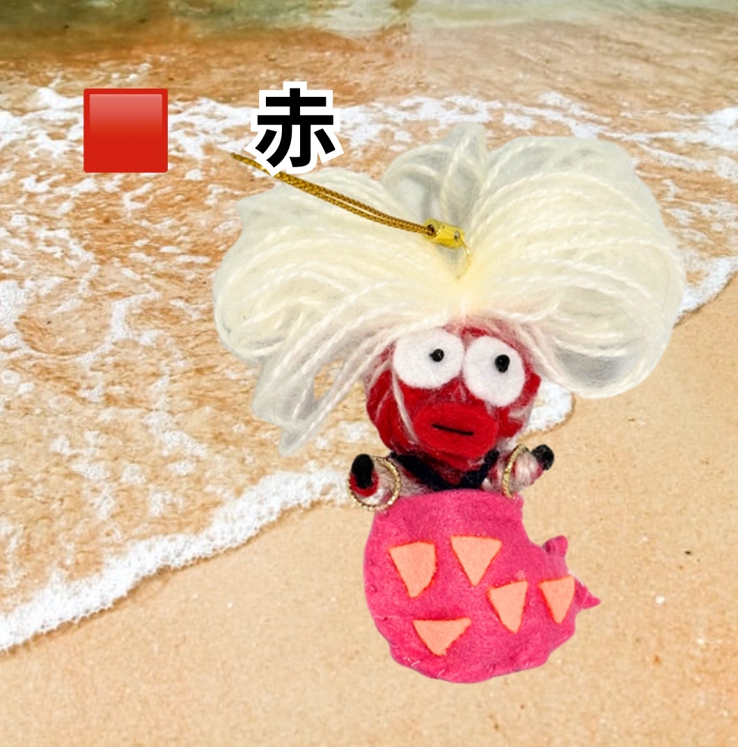 🎀灵魂伴侣娃娃🎀 不同的脸部颜色有着不同的寓意。她是与你的灵魂产生共鸣的特别存在。通过调和气场、抚慰心灵,成为你的灵魂伴侣娃娃。可用于提升恋爱运、招来好运、疗愈身心、净化能量,亦可作为随身护身符。这是一款倾注着温柔气息的手工制作玩偶。