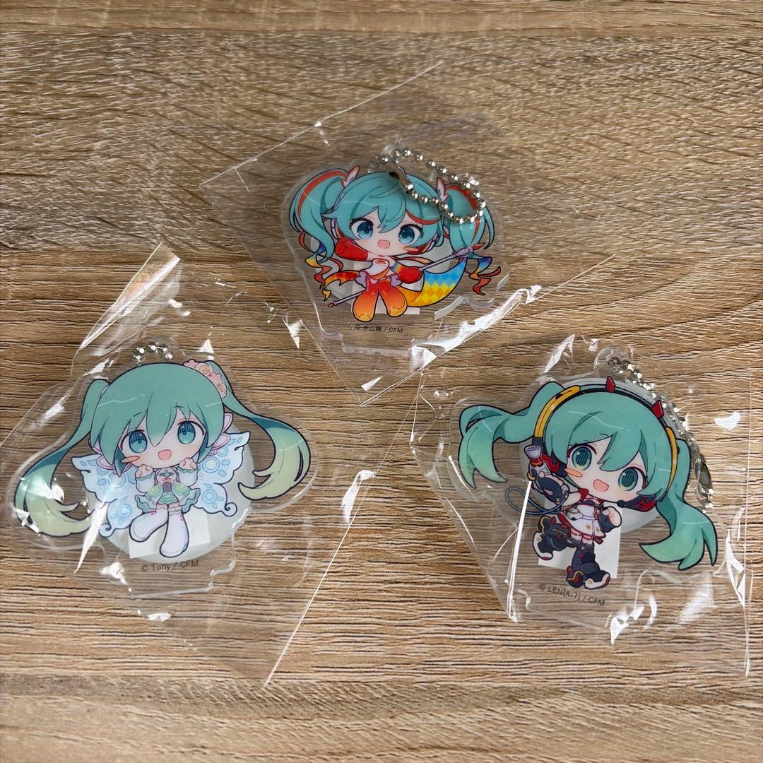 Hatsune Miku Racing Miku Acrylic Keychain 3-Piece Set