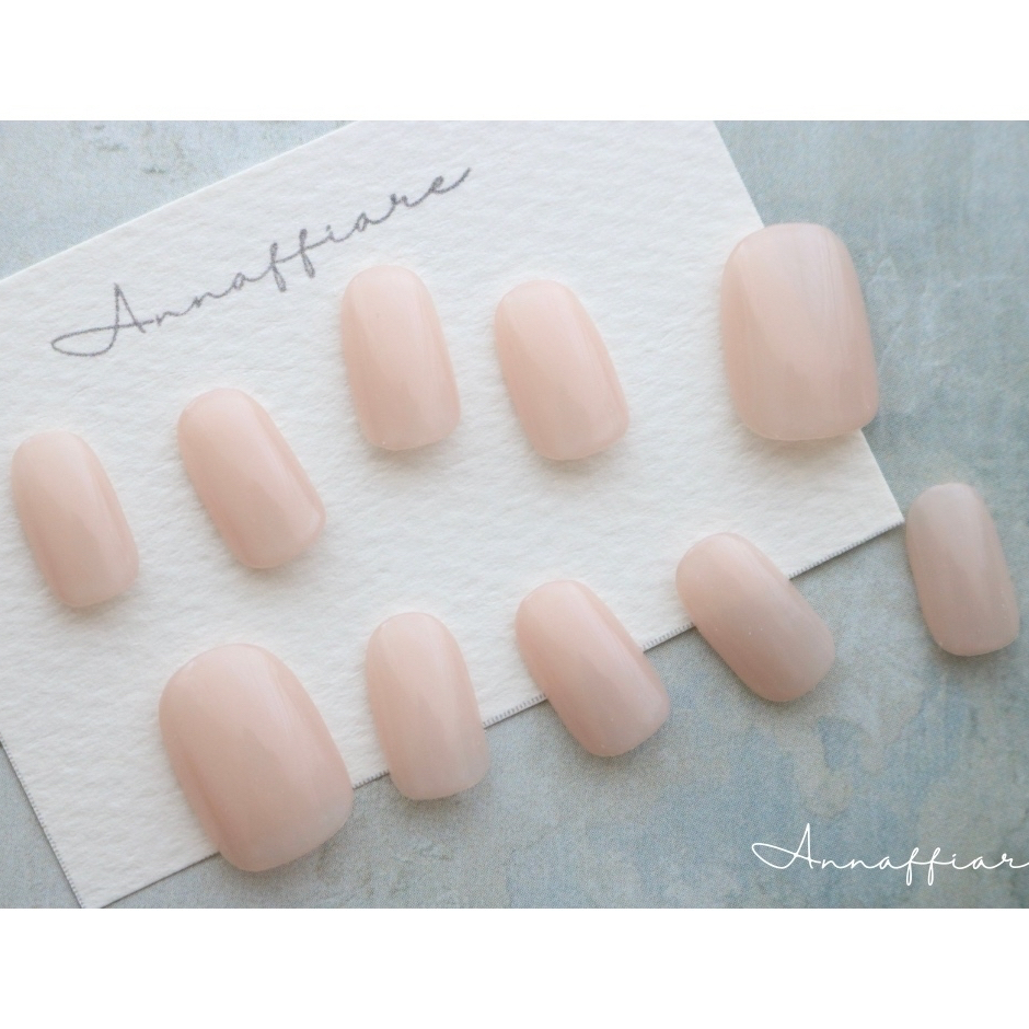 Sheer grayish pink one-color nail tip / Annaffiare mamushi nails, traditional Japanese attire, Shinto ceremony, simple style