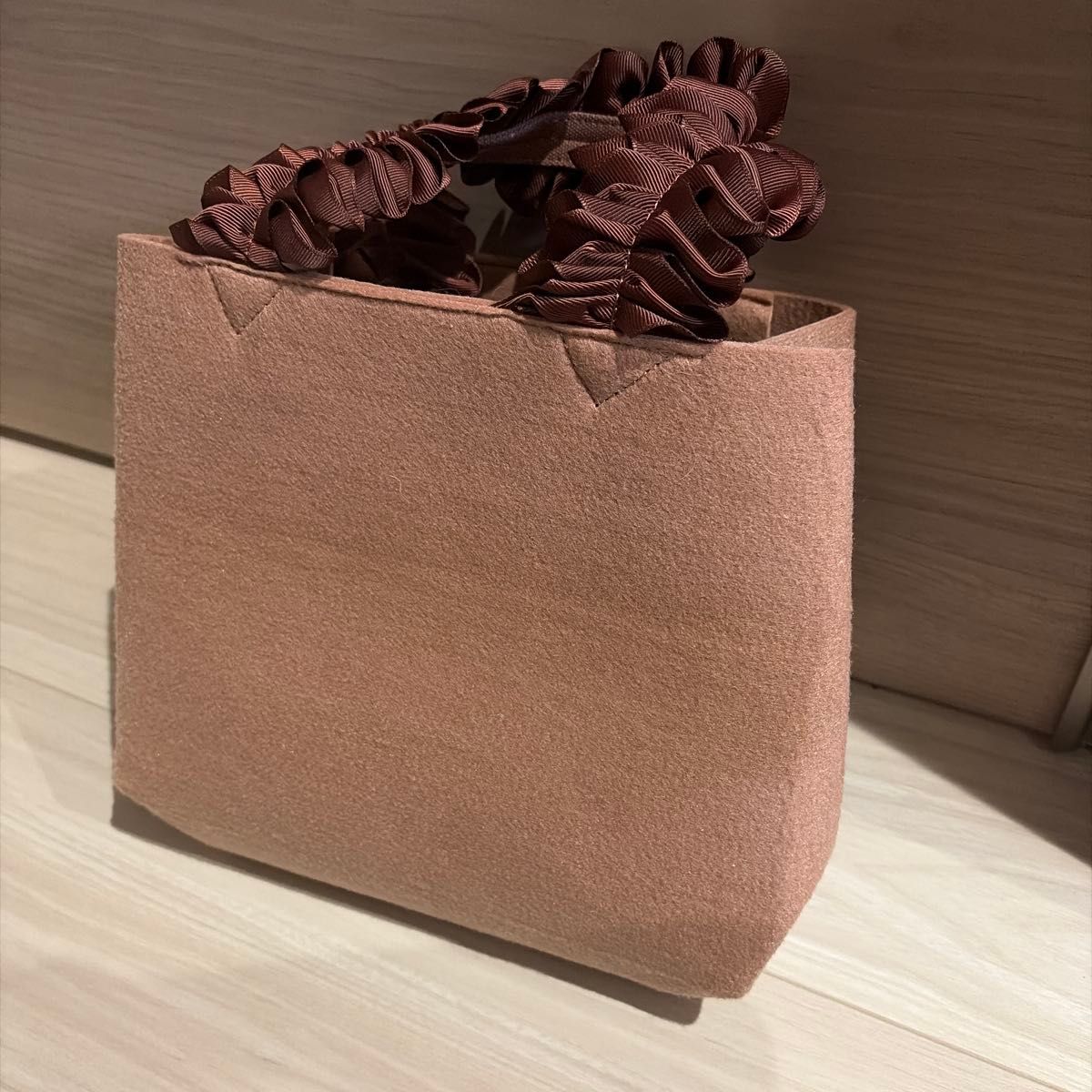 Strawberry Fields Frilled-Handle Felt Tote Bag, Brown