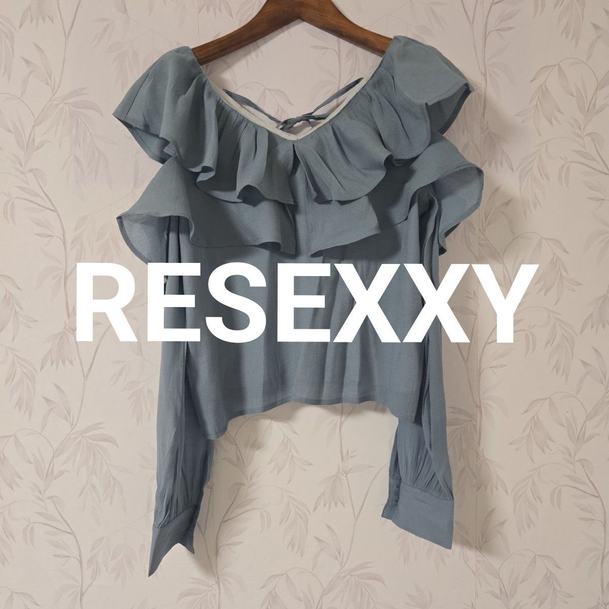 RESEXXY off sholder frill衬衫蓝色系