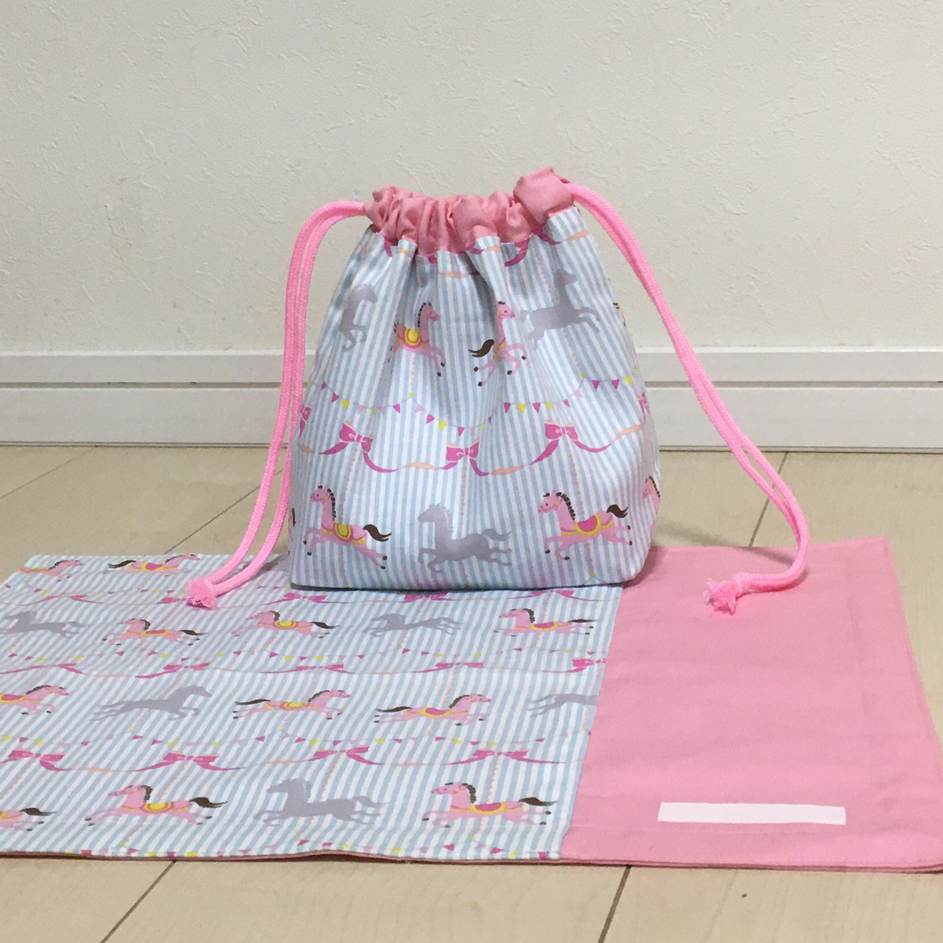 旋转木马🎀🎠便当袋和午餐垫的两点套装💞入园入学套装、入园入学商品