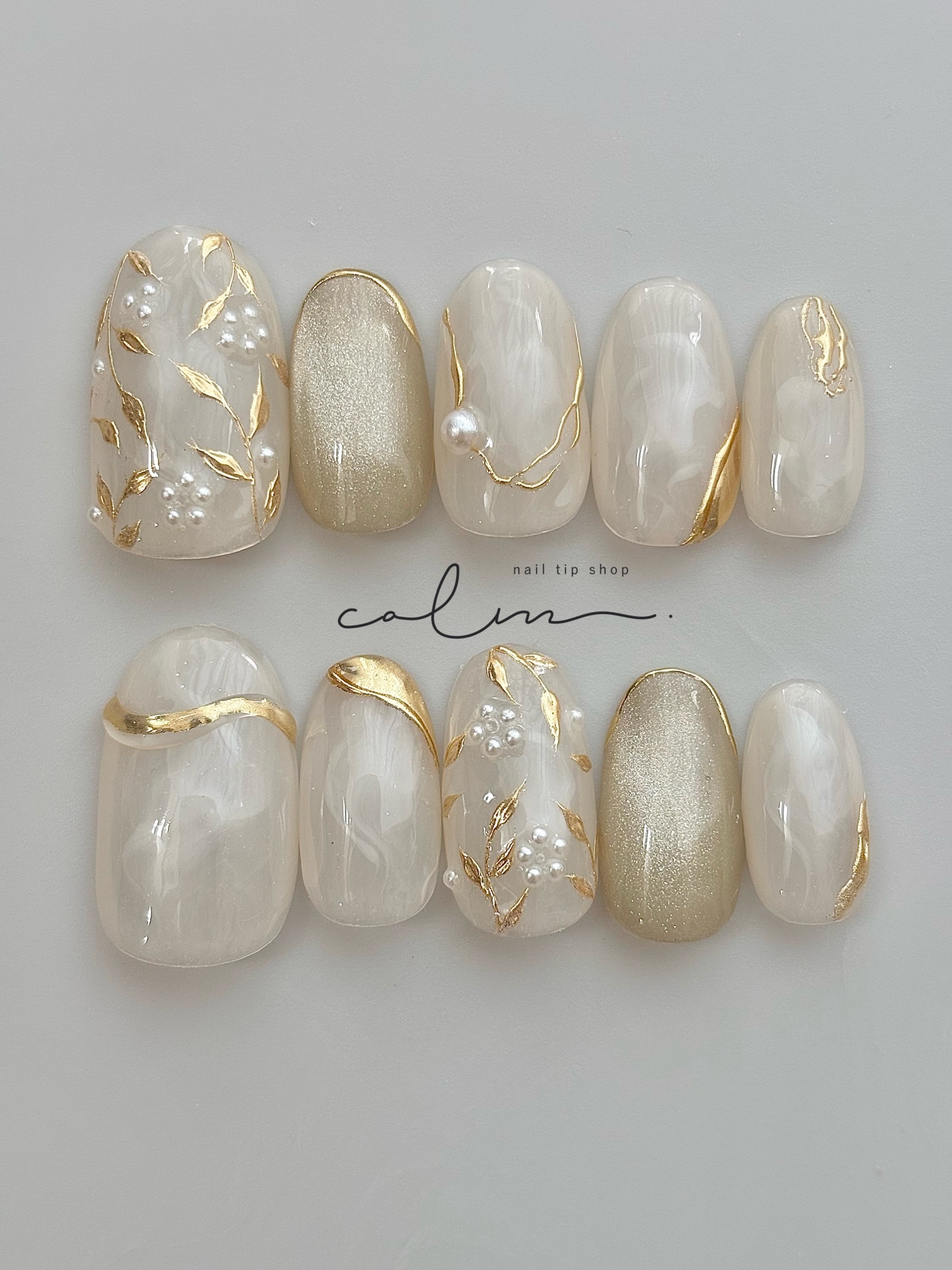 在婚礼上💍白色和金色指甲片